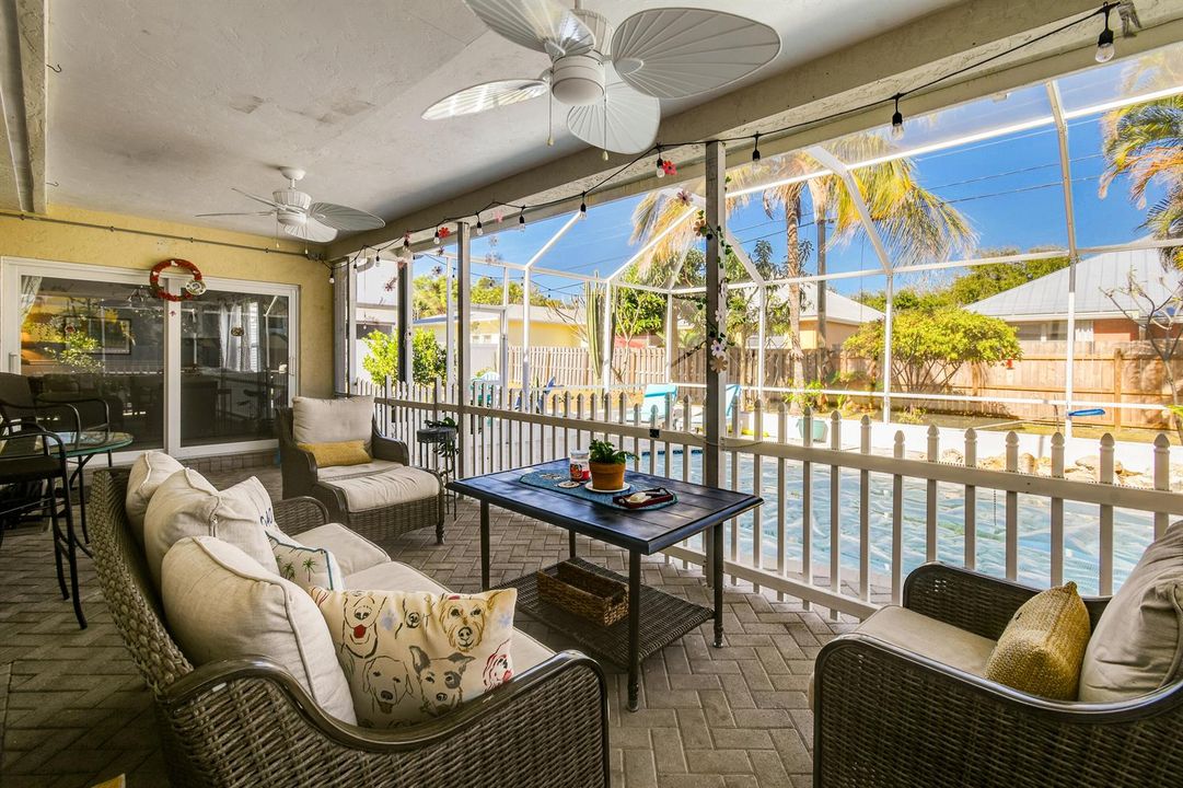 Outdoor seating and pool2