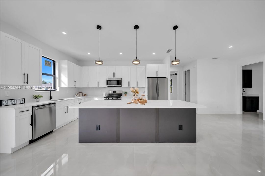 Recently Sold: $389,900 (4 beds, 3 baths, 0 Square Feet)