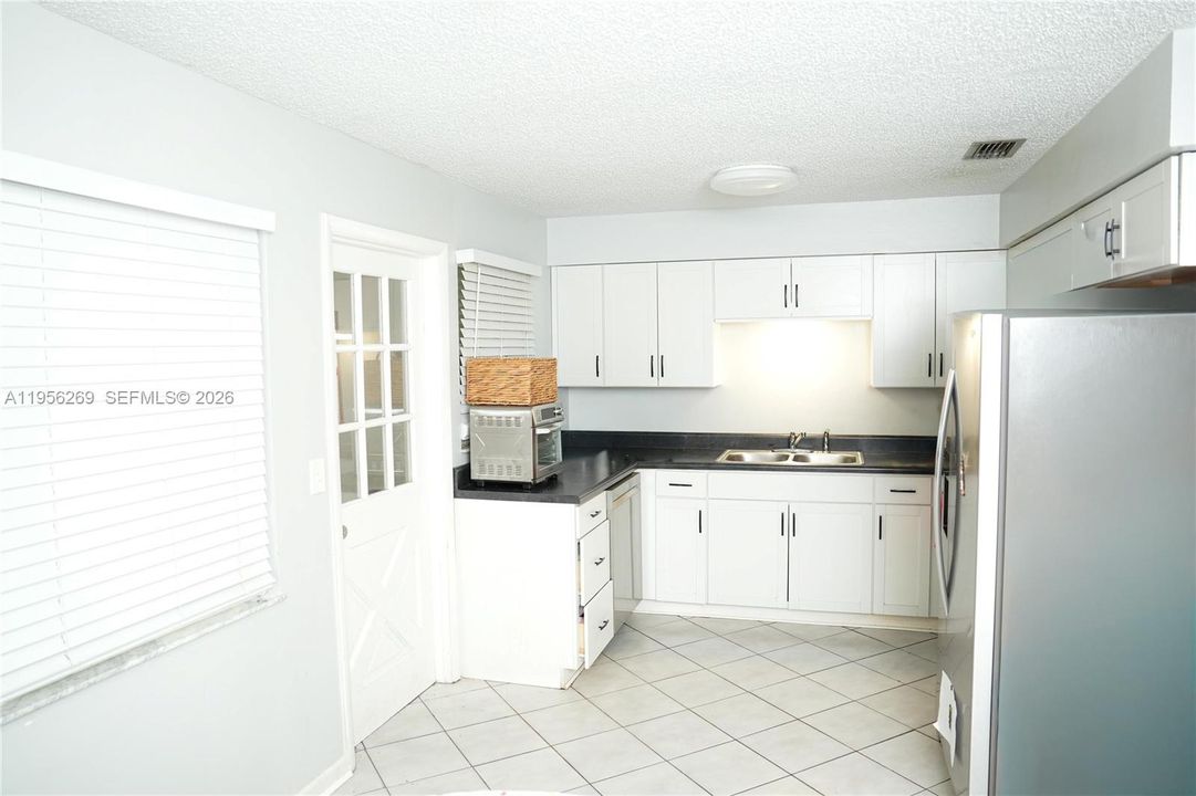 En Venta: $280,000 (3 camas, 2 baños, 1341 Pies cuadrados)