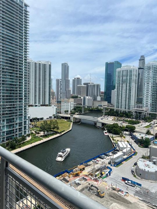 For Sale: $465,000 (2 beds, 2 baths, 1113 Square Feet)
