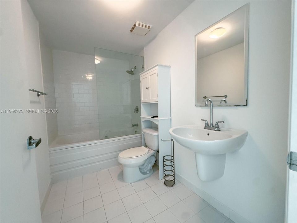 For Sale: $465,000 (2 beds, 2 baths, 1113 Square Feet)