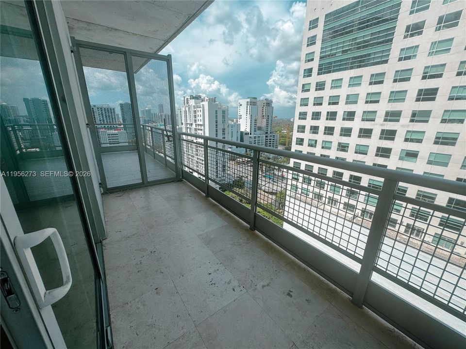 For Sale: $465,000 (2 beds, 2 baths, 1113 Square Feet)