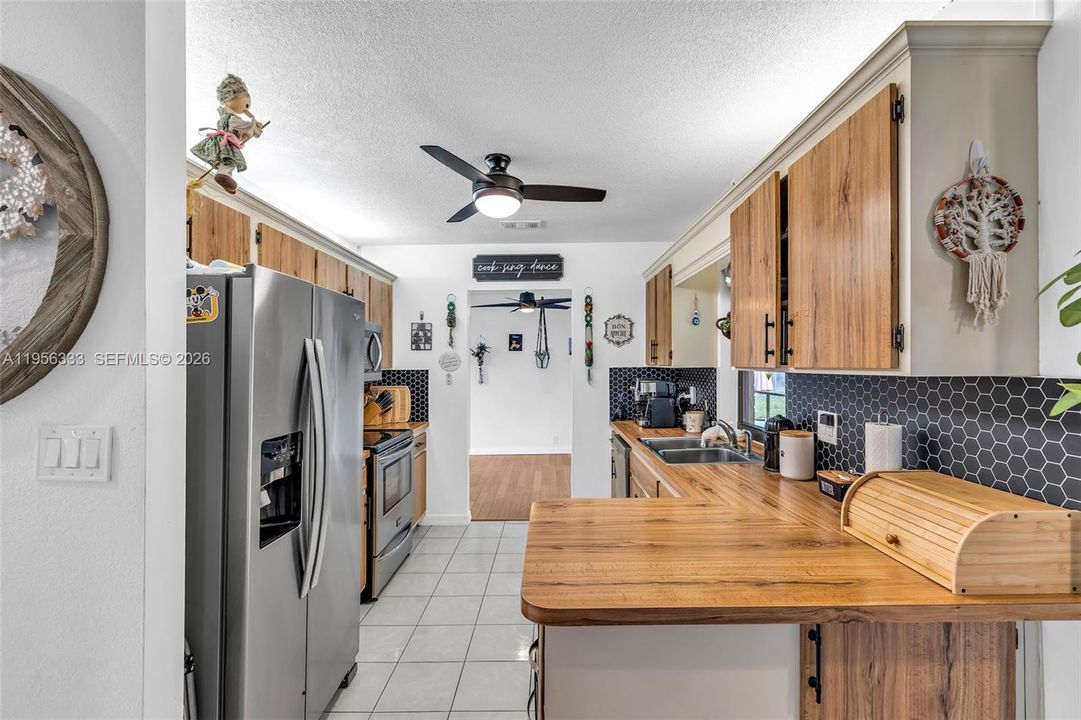 NEWER SS APPLIANCES