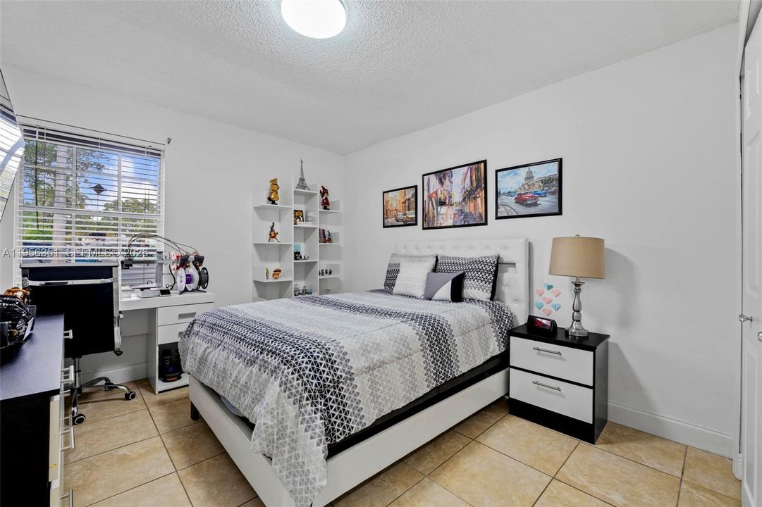 Active With Contract: $569,900 (3 beds, 2 baths, 1464 Square Feet)