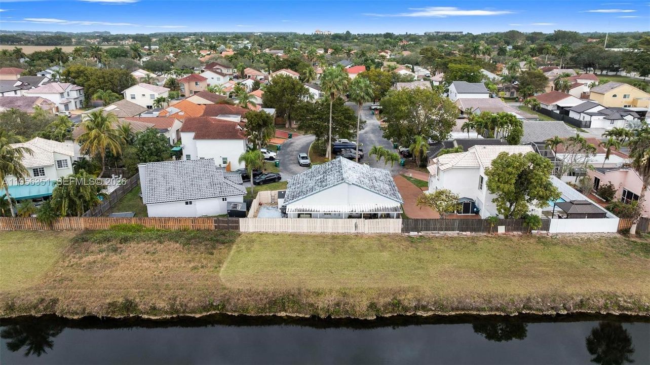 Active With Contract: $569,900 (3 beds, 2 baths, 1464 Square Feet)