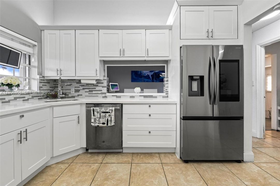 Active With Contract: $569,900 (3 beds, 2 baths, 1464 Square Feet)
