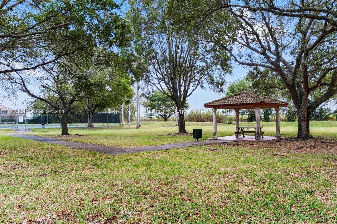 Active With Contract: $569,900 (3 beds, 2 baths, 1464 Square Feet)