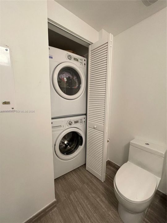 For Sale: $670,000 (1 beds, 1 baths, 759 Square Feet)