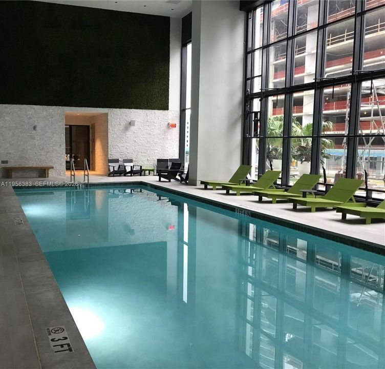 For Sale: $670,000 (1 beds, 1 baths, 759 Square Feet)