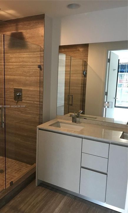 For Sale: $670,000 (1 beds, 1 baths, 759 Square Feet)