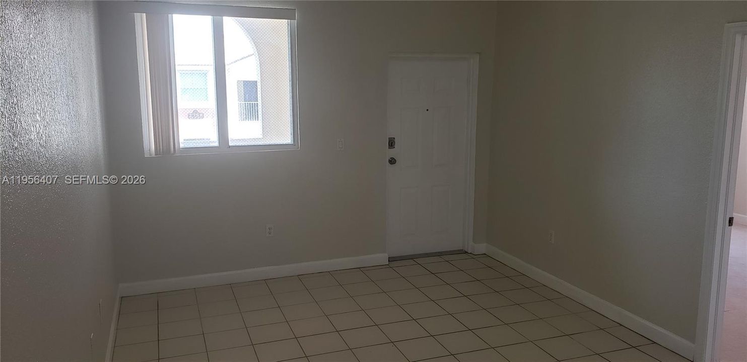 For Sale: $218,000 (3 beds, 2 baths, 1182 Square Feet)