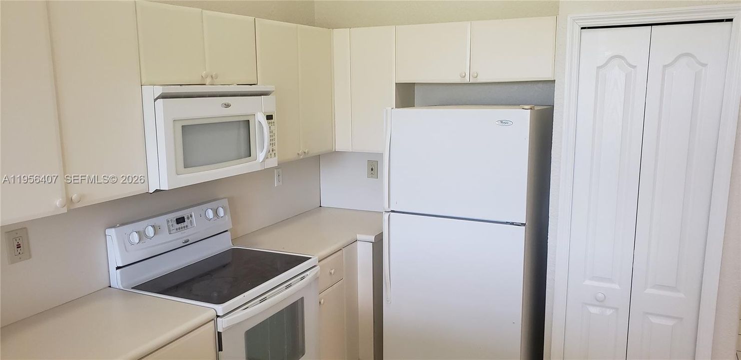 For Sale: $218,000 (3 beds, 2 baths, 1182 Square Feet)