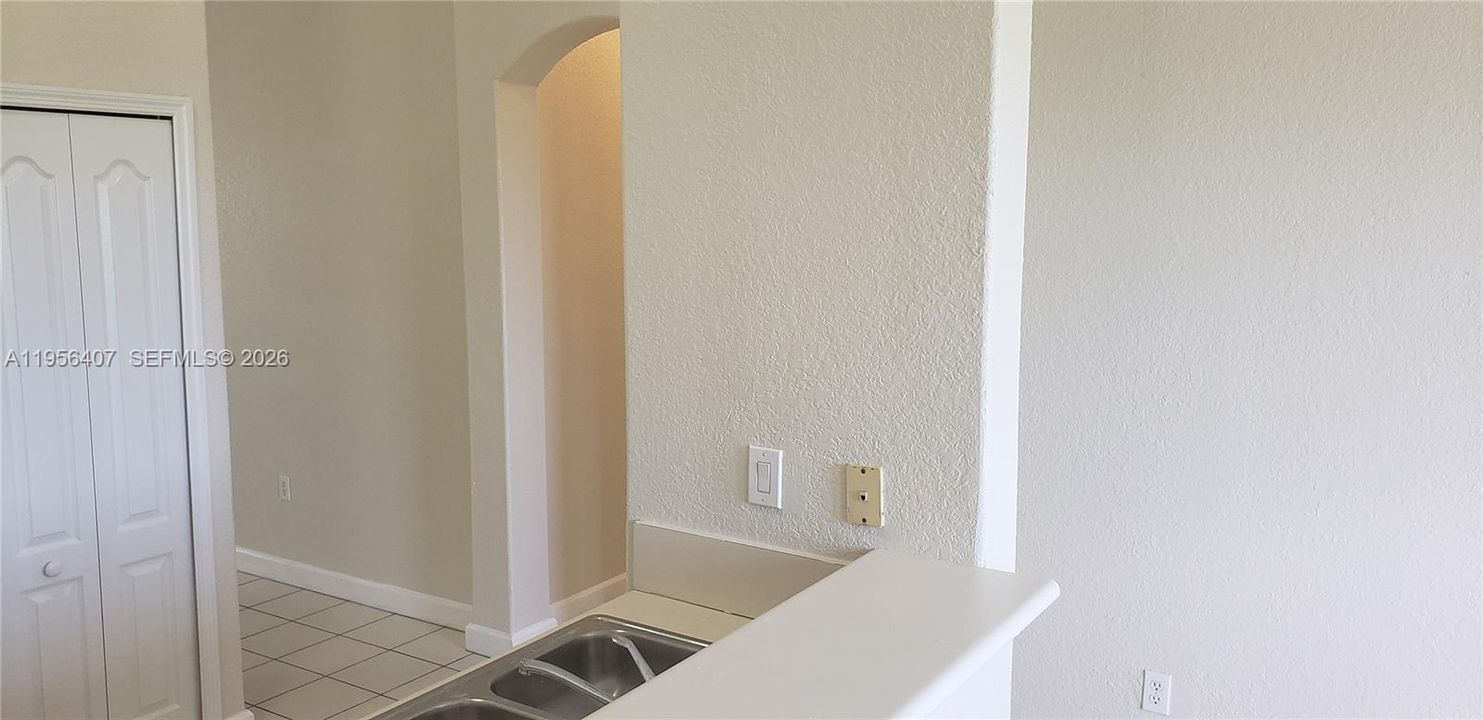 For Sale: $218,000 (3 beds, 2 baths, 1182 Square Feet)