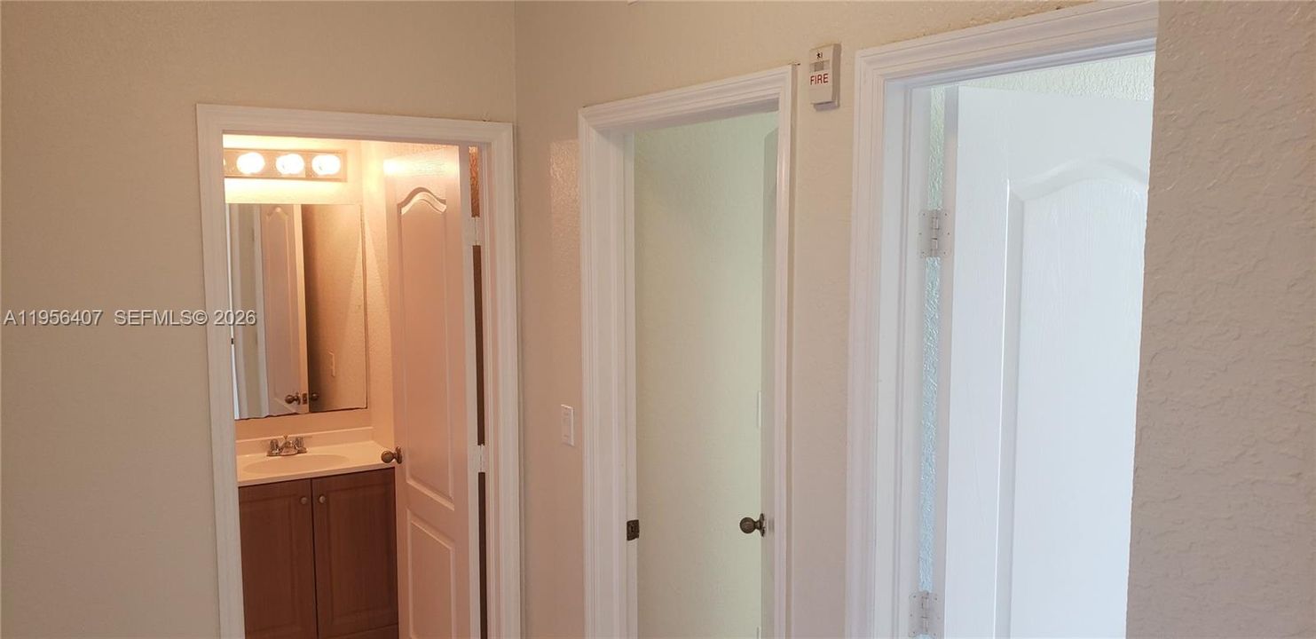 For Sale: $218,000 (3 beds, 2 baths, 1182 Square Feet)