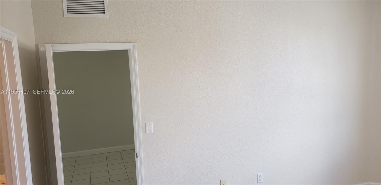 For Sale: $218,000 (3 beds, 2 baths, 1182 Square Feet)