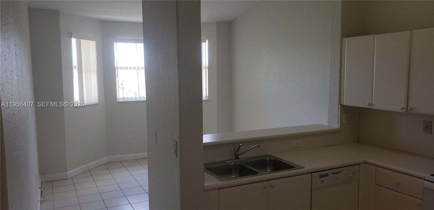 For Sale: $218,000 (3 beds, 2 baths, 1182 Square Feet)