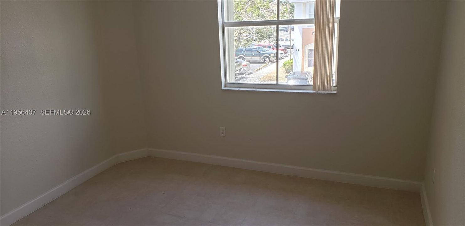 For Sale: $218,000 (3 beds, 2 baths, 1182 Square Feet)