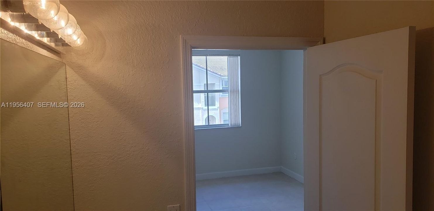 For Sale: $218,000 (3 beds, 2 baths, 1182 Square Feet)
