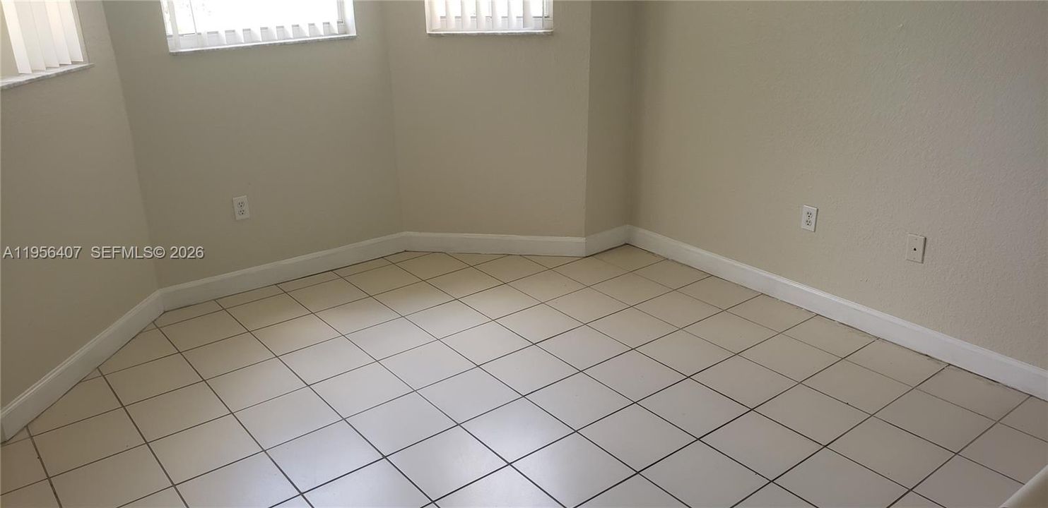 For Sale: $218,000 (3 beds, 2 baths, 1182 Square Feet)