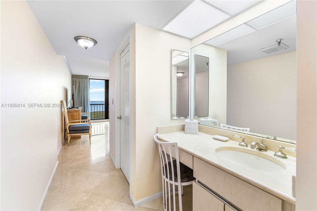 待售: $1,975,000 (3 贝兹, 2 浴室, 1954 平方英尺)