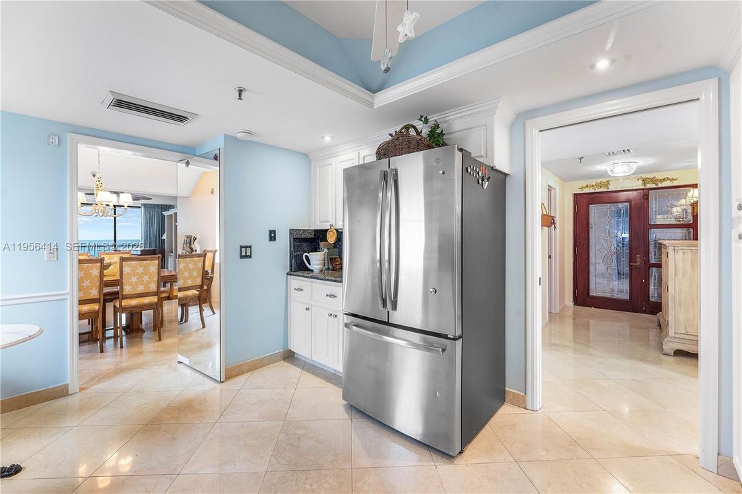 待售: $1,975,000 (3 贝兹, 2 浴室, 1954 平方英尺)