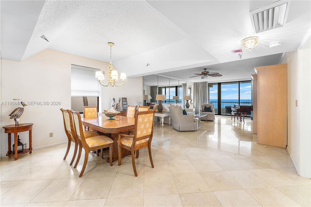 待售: $1,975,000 (3 贝兹, 2 浴室, 1954 平方英尺)