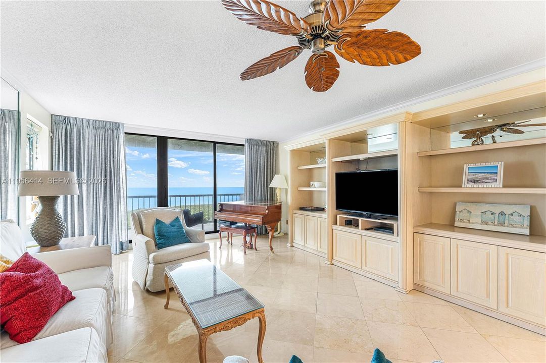 待售: $1,975,000 (3 贝兹, 2 浴室, 1954 平方英尺)