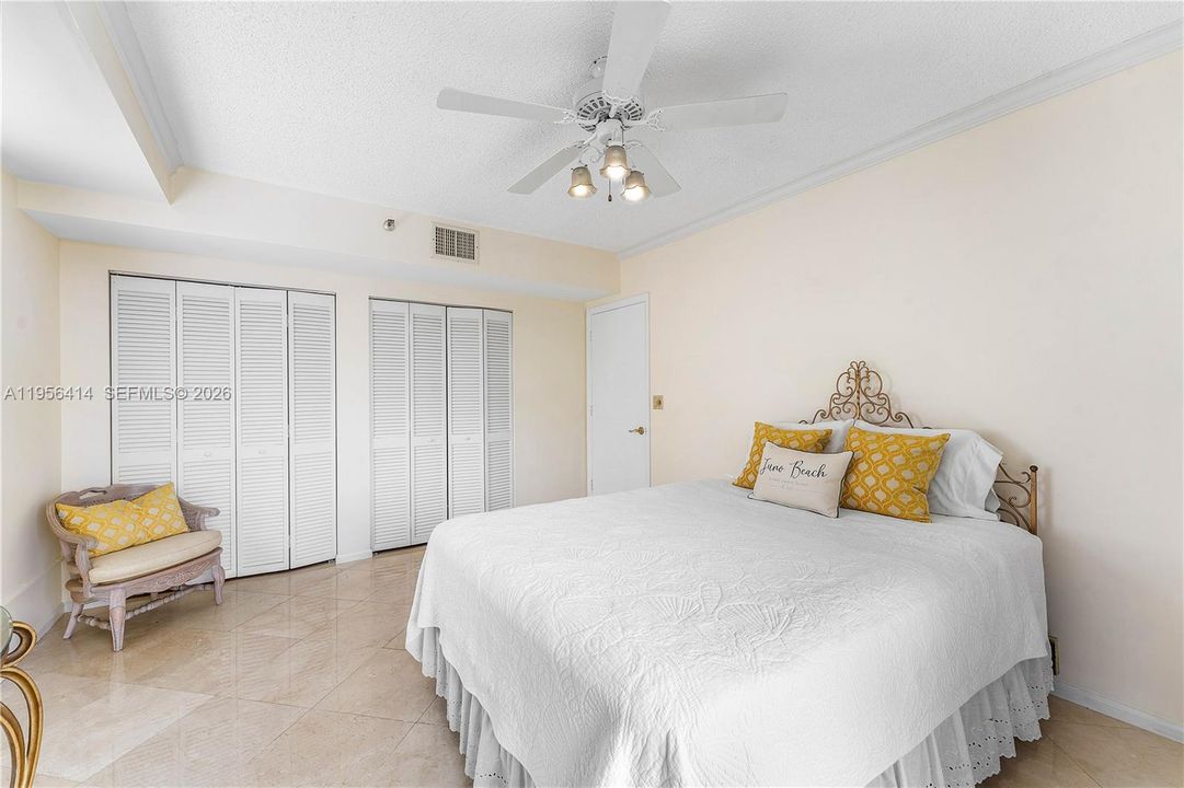 待售: $1,975,000 (3 贝兹, 2 浴室, 1954 平方英尺)