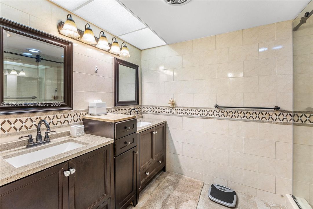 待售: $1,975,000 (3 贝兹, 2 浴室, 1954 平方英尺)