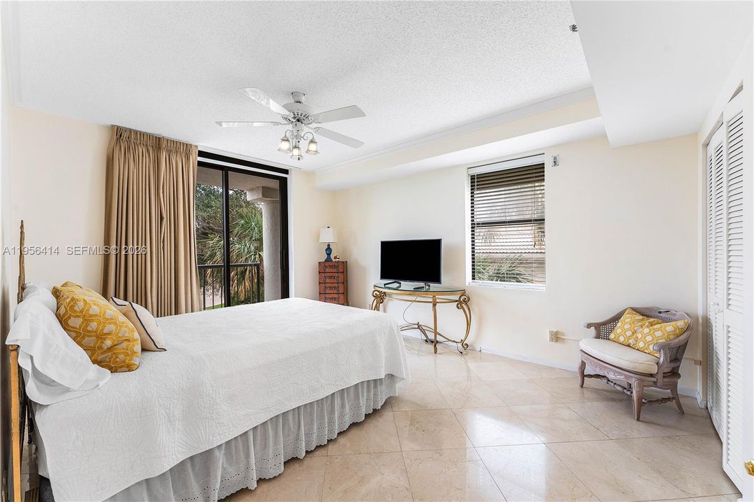 待售: $1,975,000 (3 贝兹, 2 浴室, 1954 平方英尺)