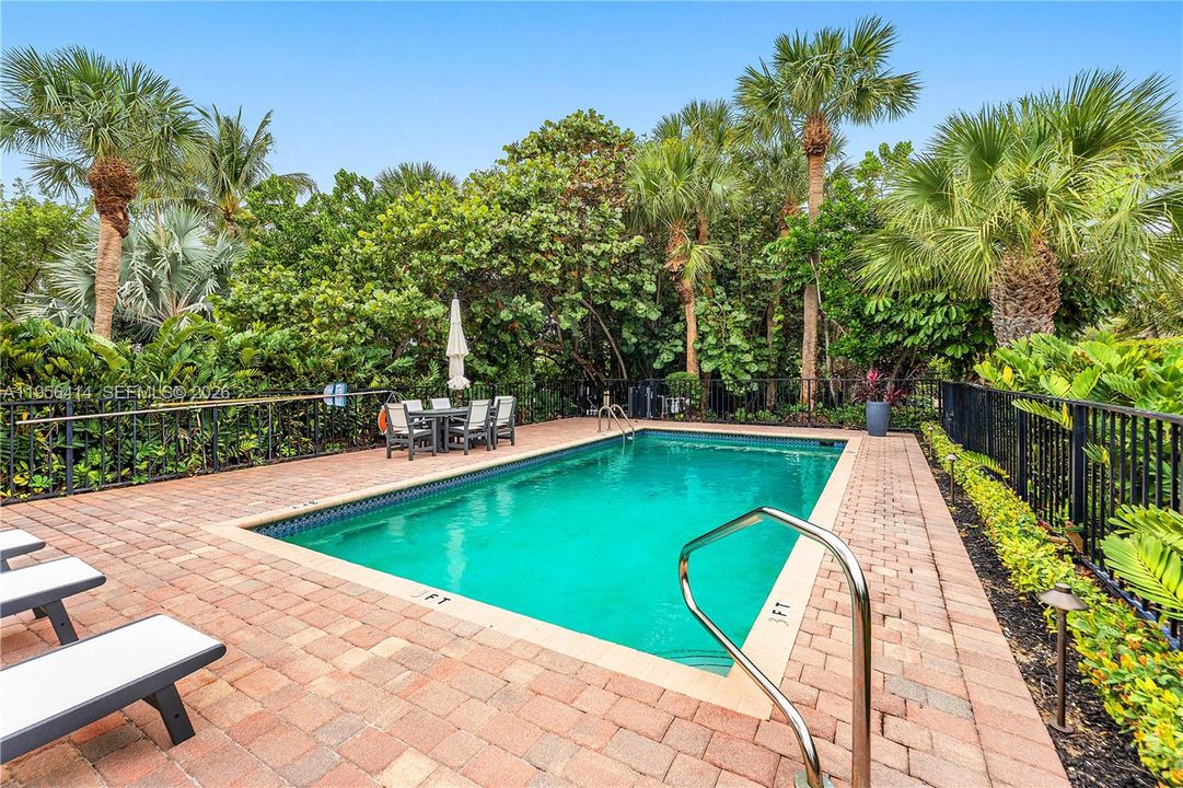 待售: $1,975,000 (3 贝兹, 2 浴室, 1954 平方英尺)