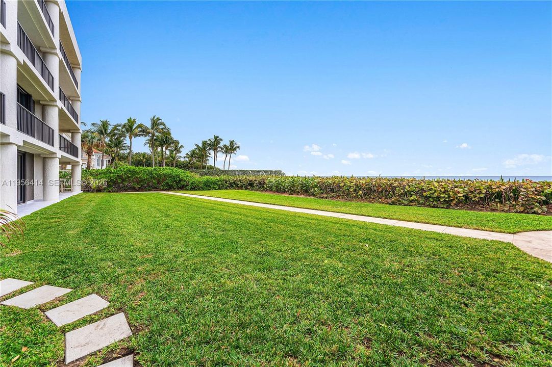 待售: $1,975,000 (3 贝兹, 2 浴室, 1954 平方英尺)