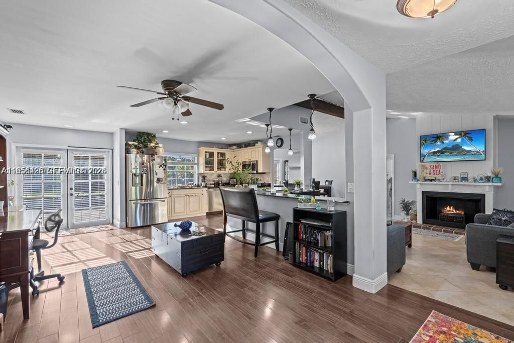 На продажу: $402,000 (3 спален, 2 ванн, 1514 Квадратных фут)