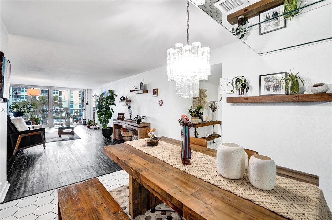 Active With Contract: $518,000 (2 beds, 2 baths, 1630 Square Feet)