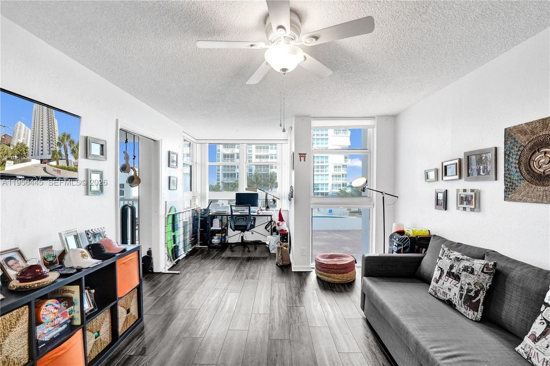 Active With Contract: $518,000 (2 beds, 2 baths, 1630 Square Feet)