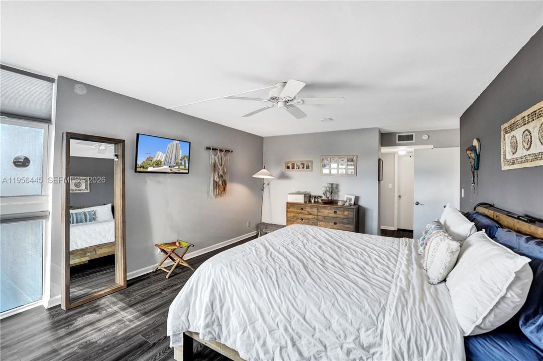 Active With Contract: $518,000 (2 beds, 2 baths, 1630 Square Feet)