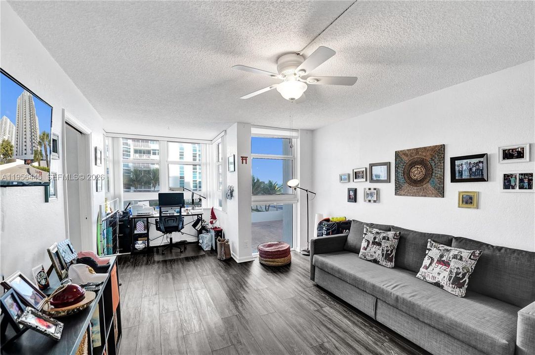 Active With Contract: $518,000 (2 beds, 2 baths, 1630 Square Feet)