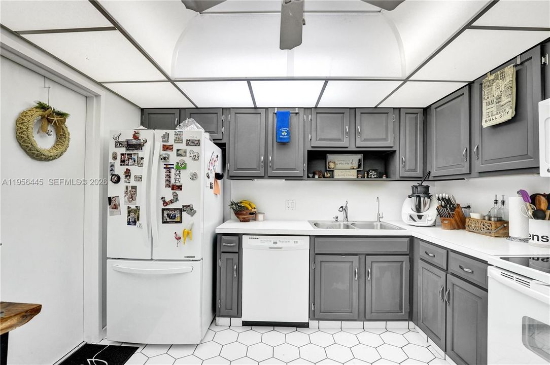 Active With Contract: $518,000 (2 beds, 2 baths, 1630 Square Feet)