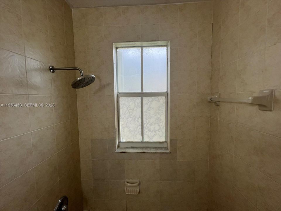 На продажу: $228,000 (3 спален, 2 ванн, 1060 Квадратных фут)
