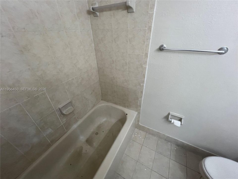 На продажу: $228,000 (3 спален, 2 ванн, 1060 Квадратных фут)