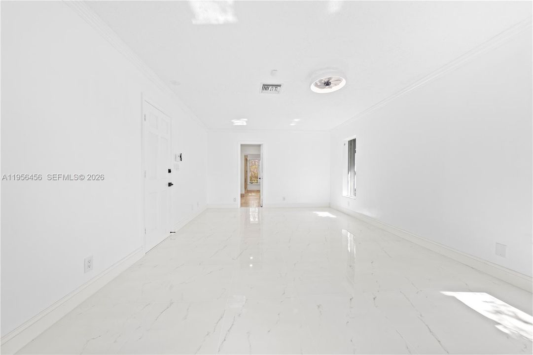 На продажу: $3,799,000 (4 спален, 2 ванн, 3342 Квадратных фут)