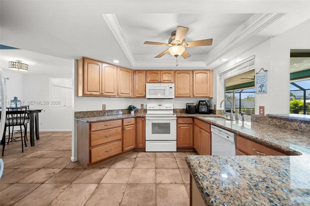 Large kitchen great for entertaining