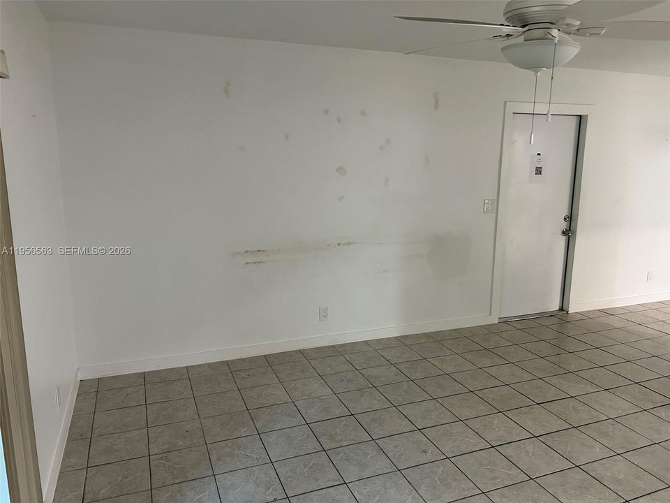 For Sale: $230,000 (2 beds, 2 baths, 888 Square Feet)