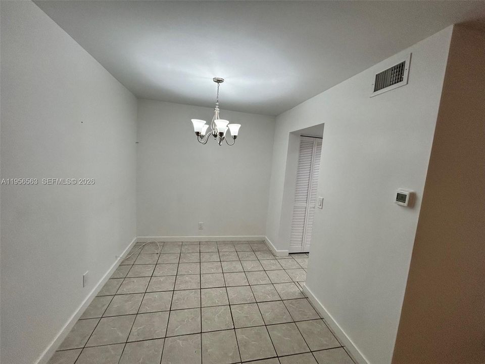 For Sale: $230,000 (2 beds, 2 baths, 888 Square Feet)