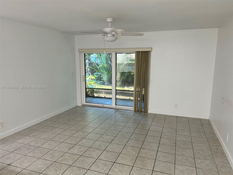 For Sale: $230,000 (2 beds, 2 baths, 888 Square Feet)