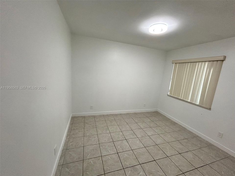 For Sale: $230,000 (2 beds, 2 baths, 888 Square Feet)