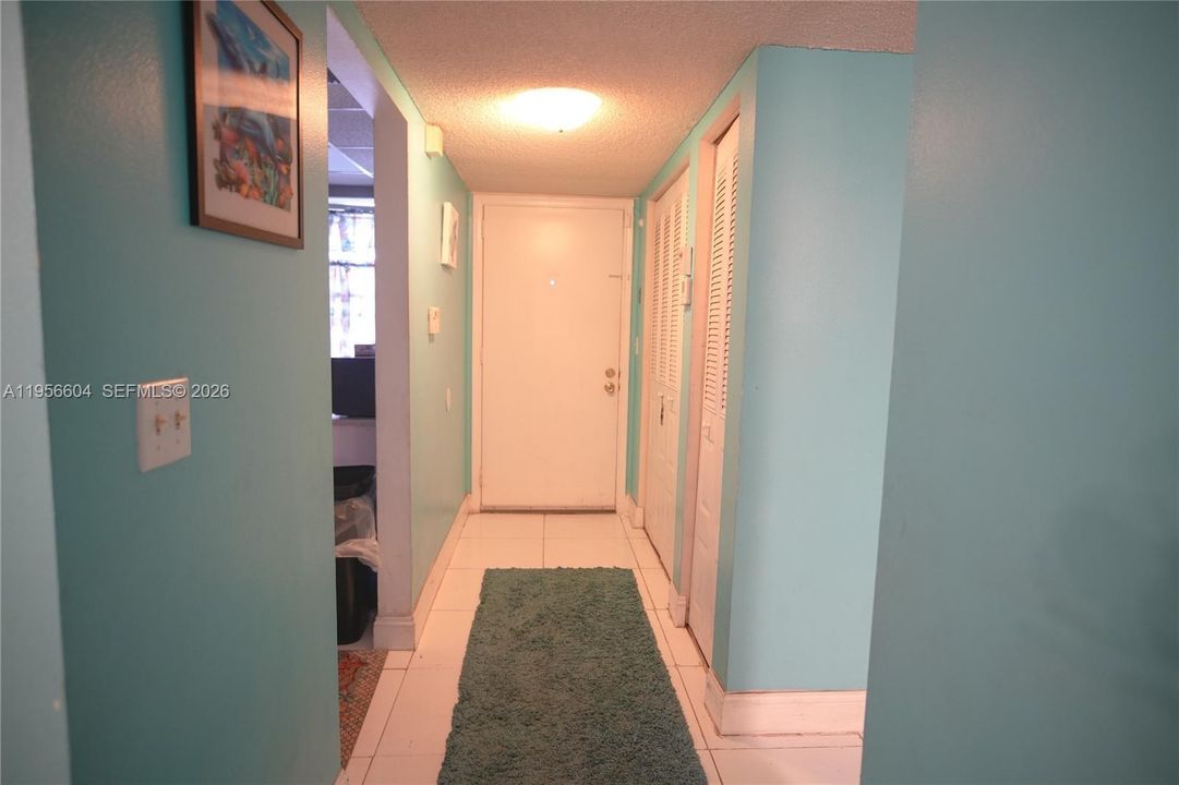 For Sale: $100,000 (2 beds, 2 baths, 1070 Square Feet)