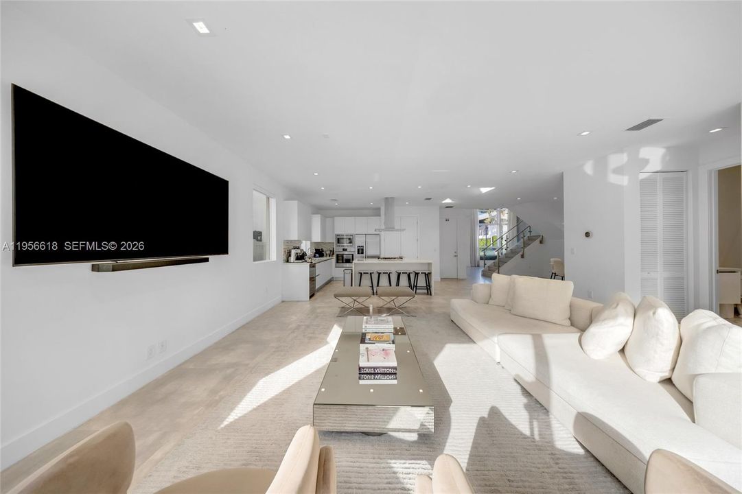 Activo con contrato: $1,469,000 (5 camas, 5 baños, 3113 Pies cuadrados)