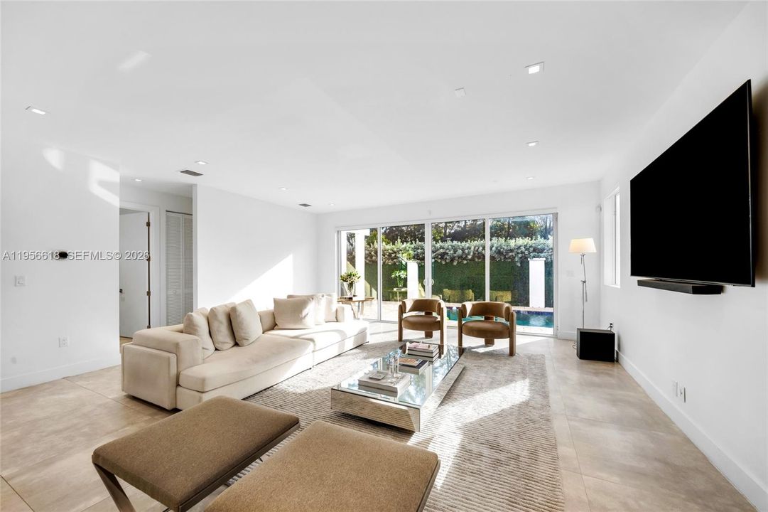 Activo con contrato: $1,469,000 (5 camas, 5 baños, 3113 Pies cuadrados)