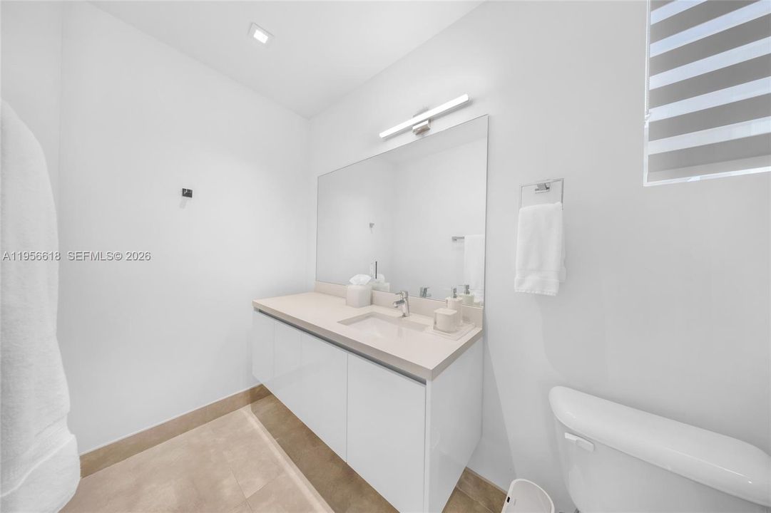 Activo con contrato: $1,469,000 (5 camas, 5 baños, 3113 Pies cuadrados)